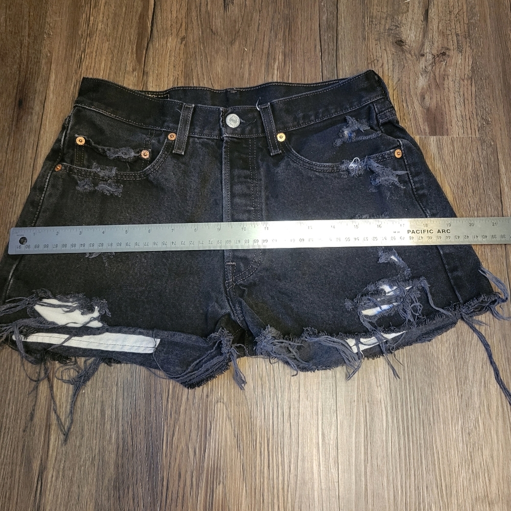 Vintage Levis 501 Button Fly Black Denim Distressed Cut Off Shorts - Picture 9 of 12